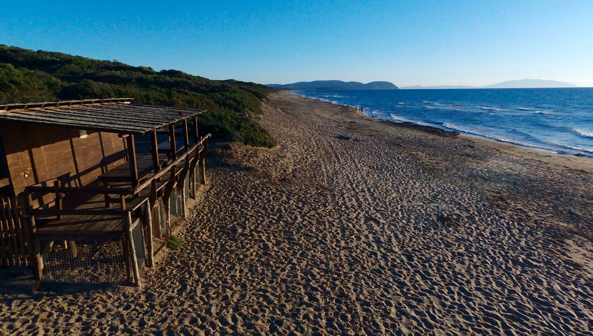 La capanna di Casa Cavalleggeri affacciata sulla spiaggia di Rimigliano